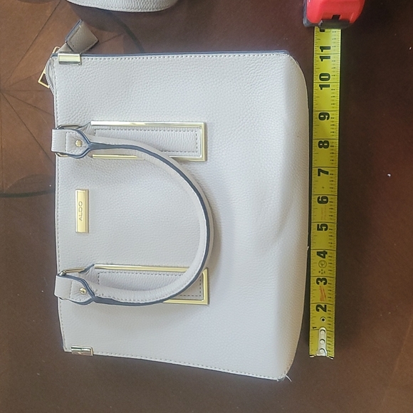 |ALDO| Women Shoulder Bag| Color Taupe with gold| - Picture 8 of 9